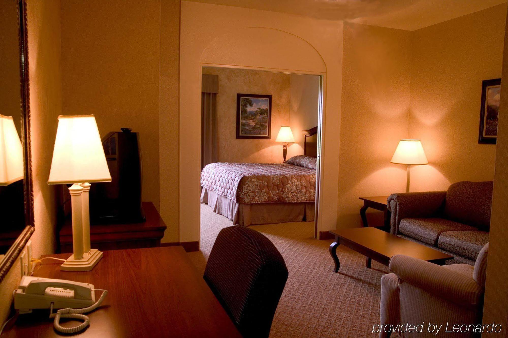 Inn On Barons Creek Fredericksburg Habitación foto